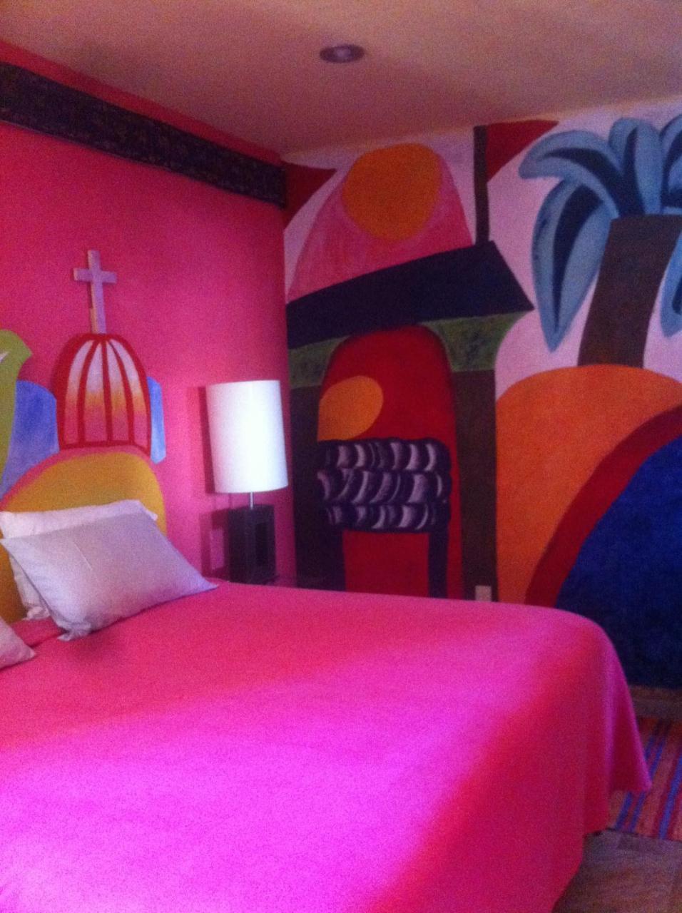 Del Color Inn *
